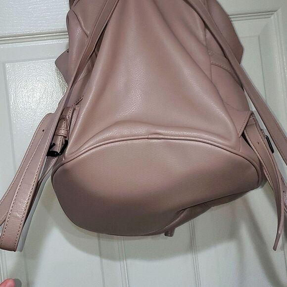 Elizabeth & James Tan Beige Slouchy Bucket Vegan Leather Drawstring Backpack EUC main image 14